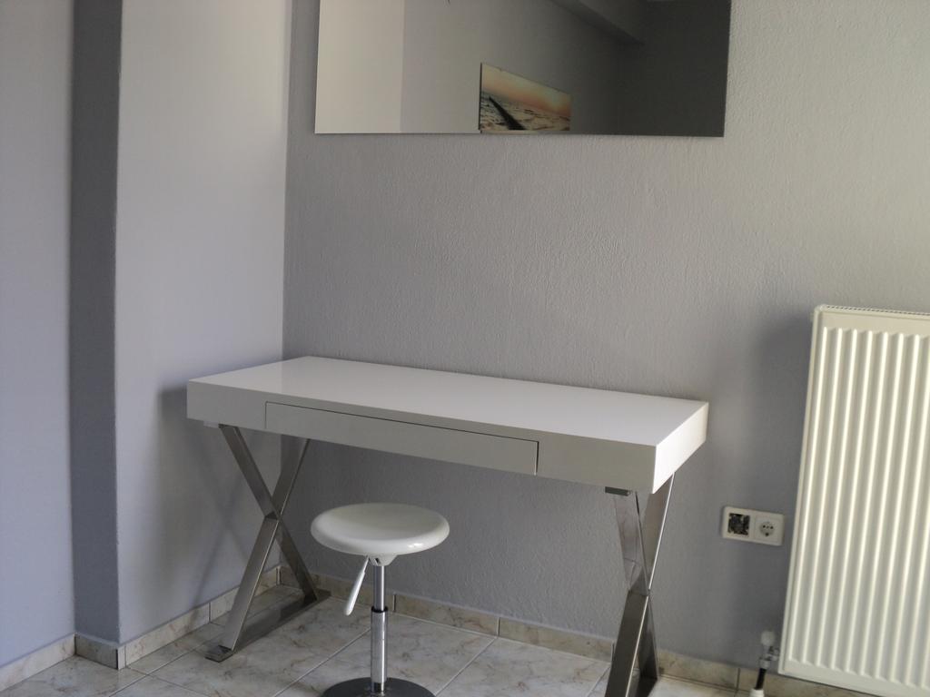 Serenada Apartment Nea Iraklitsa Bagian luar foto
